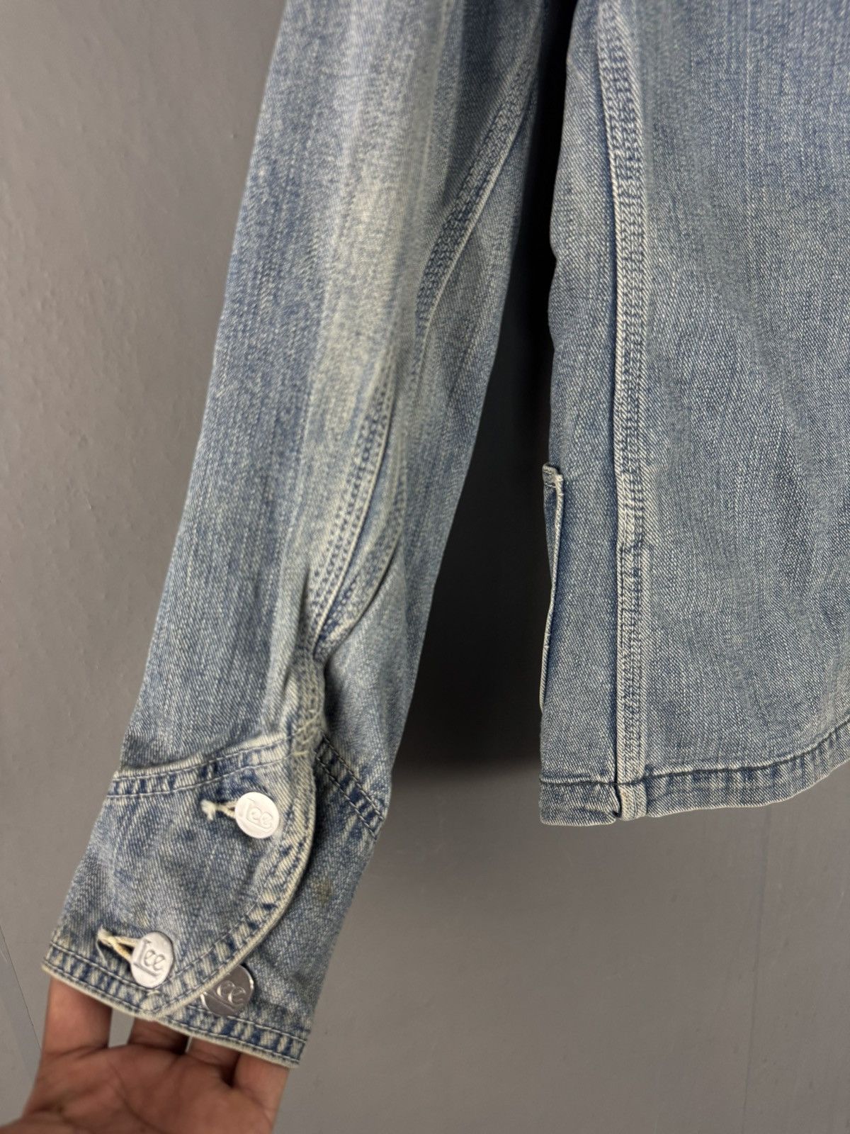Lee VINTAGE LEE WASHED BLUE DISTRESSED DENIM JACKET Size S / US 4 / IT 40 - 10 Thumbnail