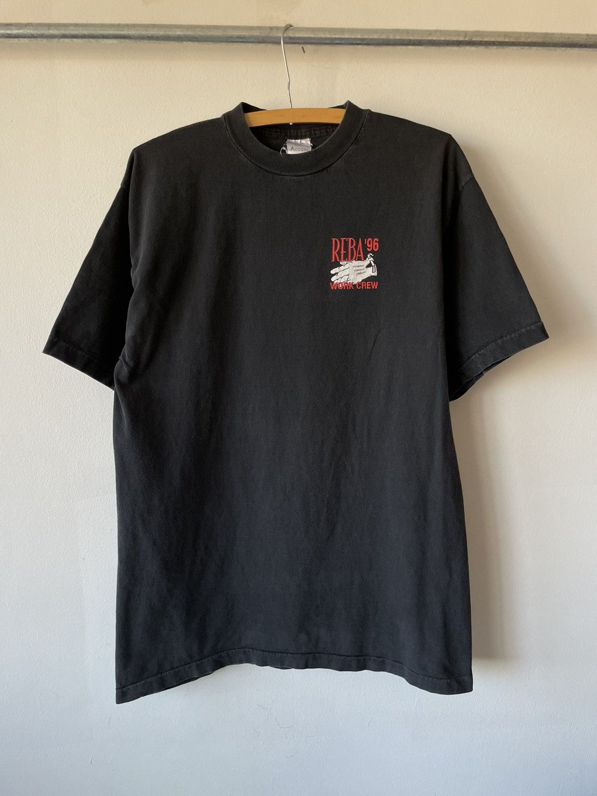 Band Tees Vintage 1996 Reba Work Crew Tour tee Size US XL / EU 56 / 4 - 1 Thumbnail