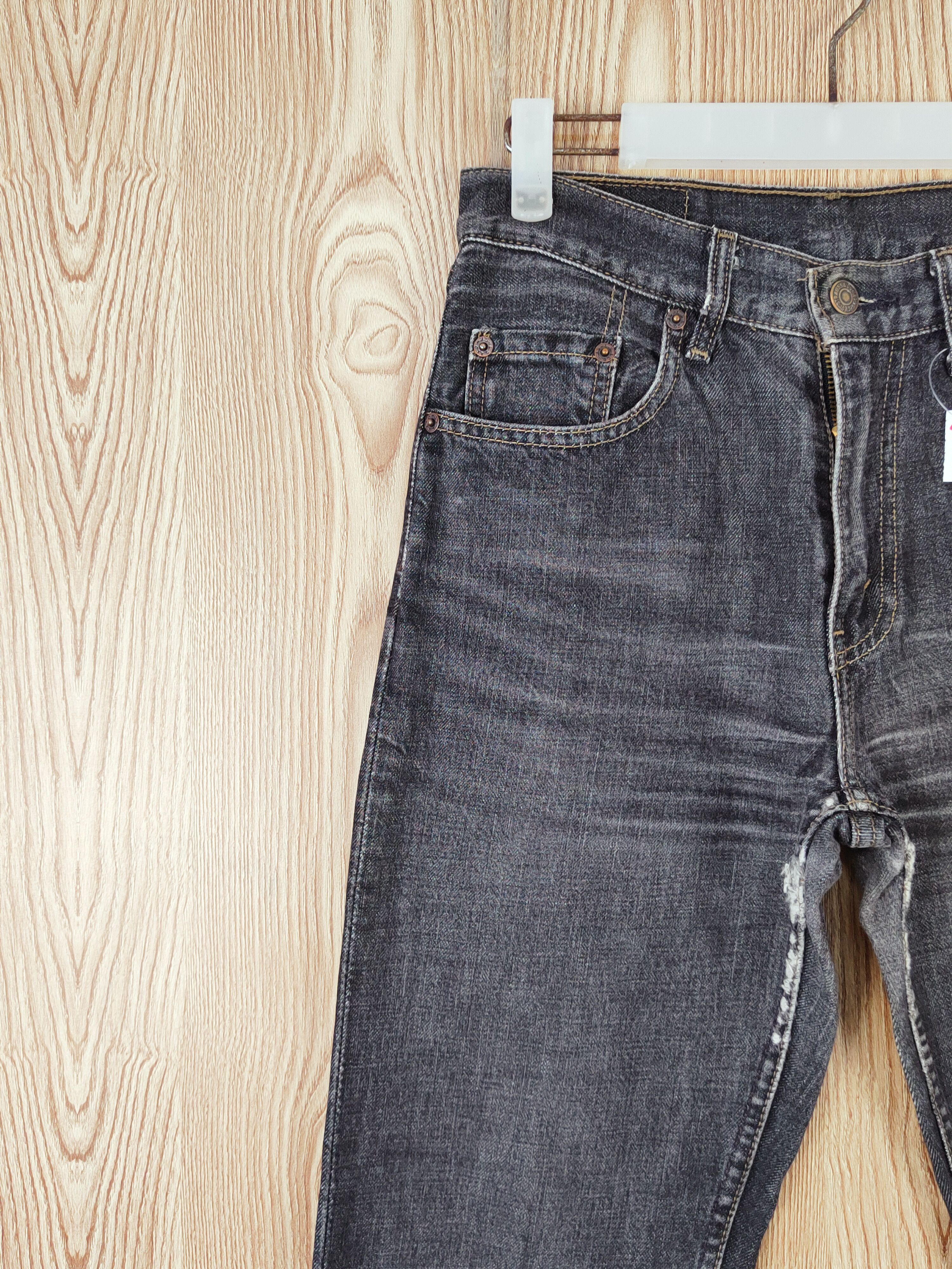 Levi's 552 Levi's Black Distressed Ripped Jeans #W498 Size US 27 - 4 Thumbnail