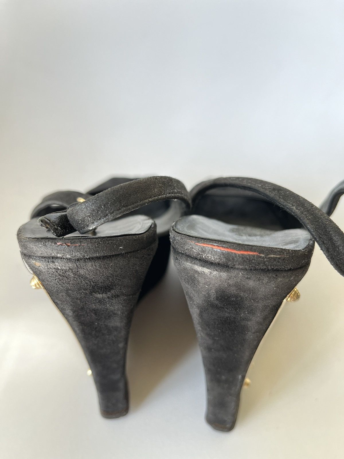 Gucci Gucci Suede Peep Toe Gold Metals Size US 5 / IT 35 - 5 Thumbnail