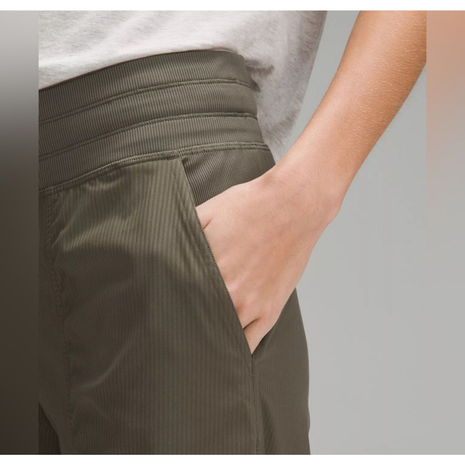 Lululemon Lululemon Pants 4 Olive Dance Studio Jogger Full Length 28" Size 27" / US 4 / IT 40 - 3 Thumbnail