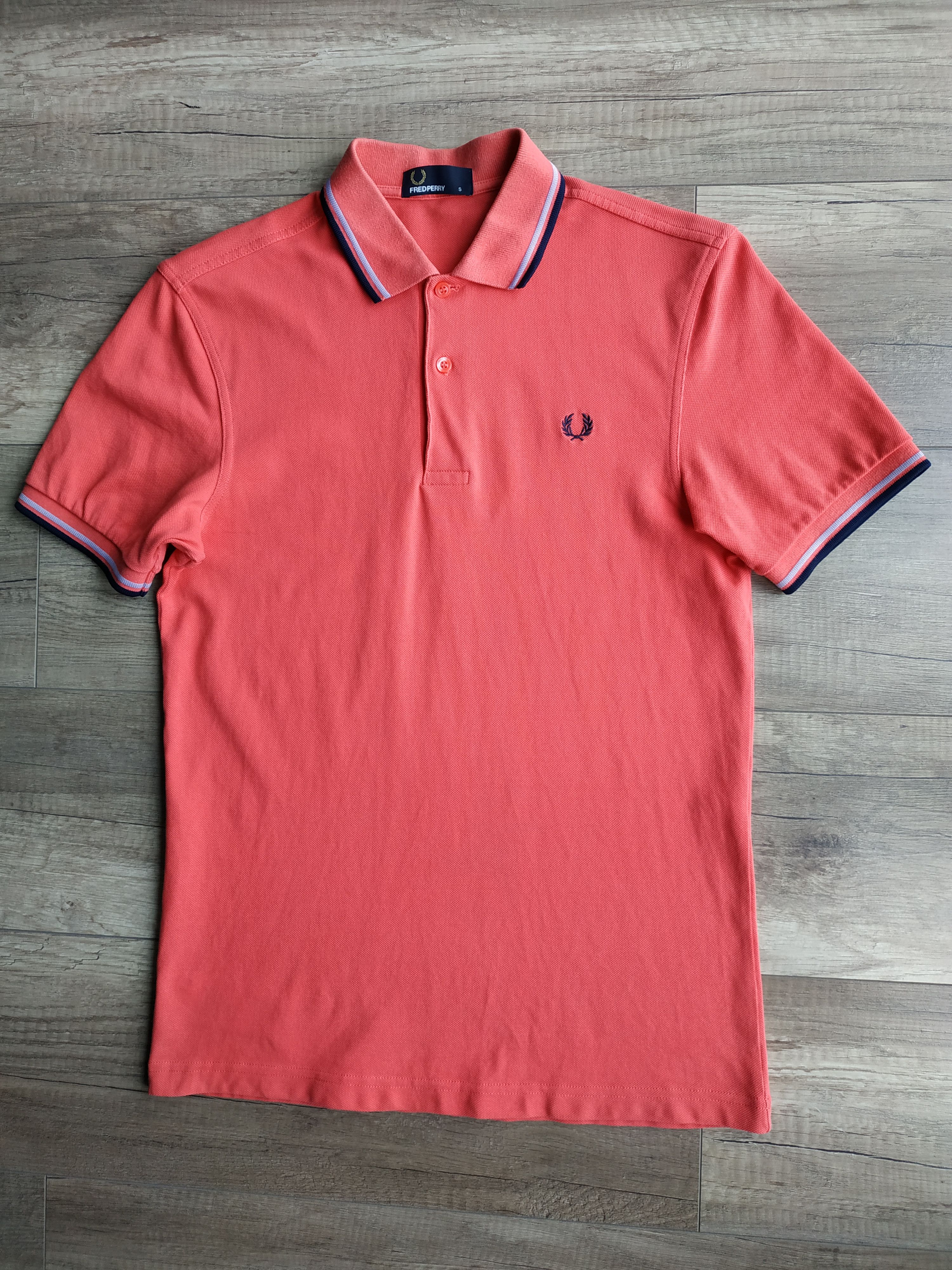 Fred Perry FRED PERRY Men's Coral Polo Shirt, s. SMALL Size US S / EU 44-46 / 1 - 4 Thumbnail