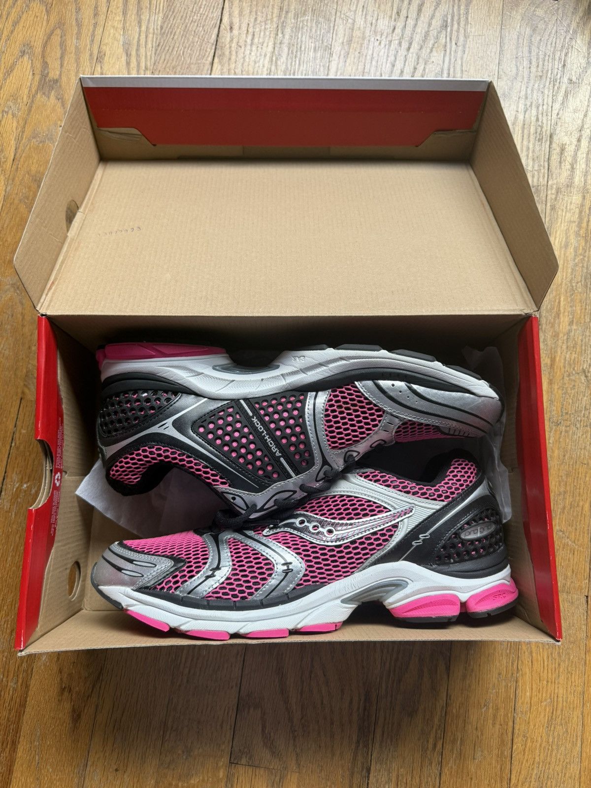 Saucony Saucony Progrid Triumph 4 Size US 12 / EU 45 - 1 Thumbnail