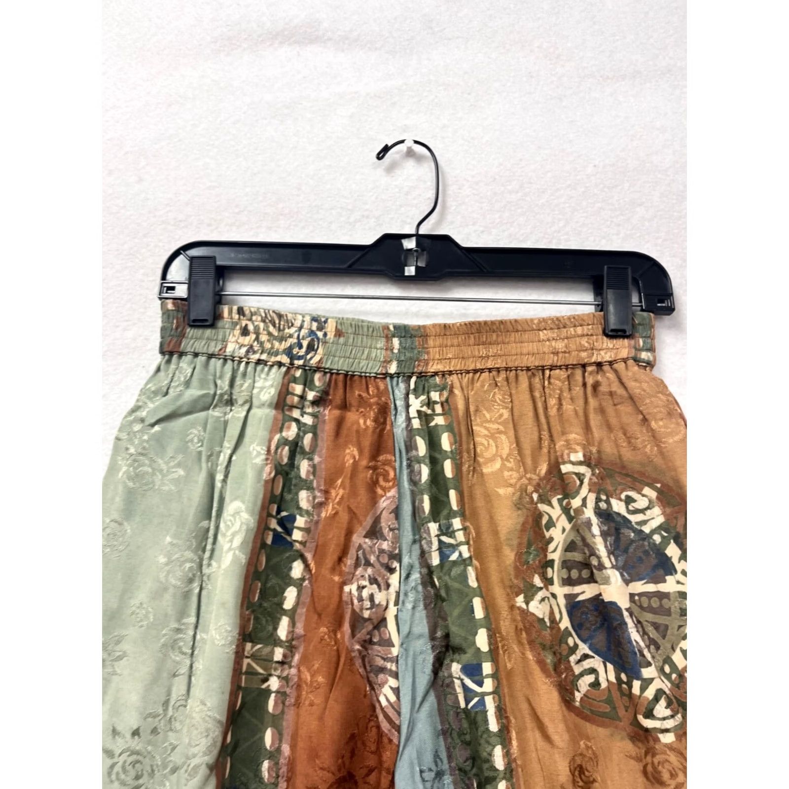 Globe-Trotter Globe Trotter Pants Women's M Green Patchwork Wide-Leg Rayon Boho Tie Elastic Waist Ankle Floral Medallion 8510 Size 32" / US 10 / IT 46 - 7 Thumbnail