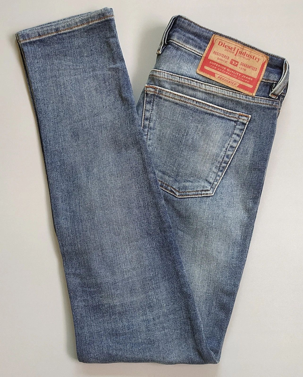 Diesel Diesel 1979 SLEENKER-R L.30 MENS JEANS T/9662 Size US 29 - 12 Thumbnail