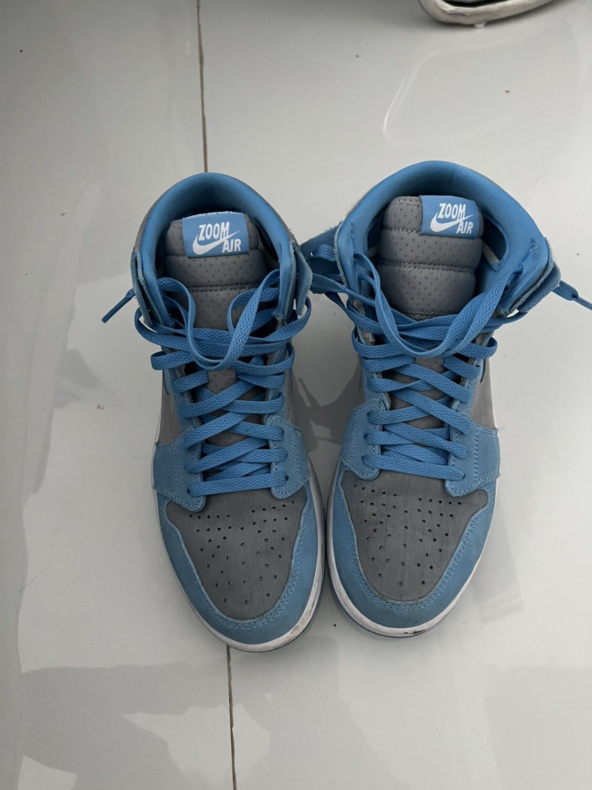 Nike Nike Jordans 1 Size US 7 / EU 40 - 1 Thumbnail