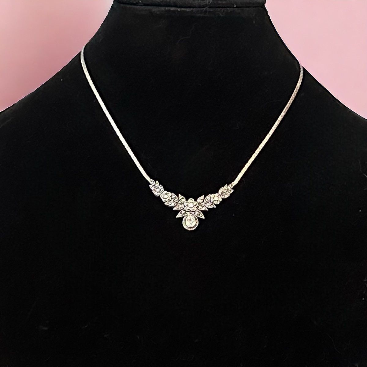 Other × Vintage Vintage Avon Empire marcasite necklace Size ONE SIZE - 1 Thumbnail