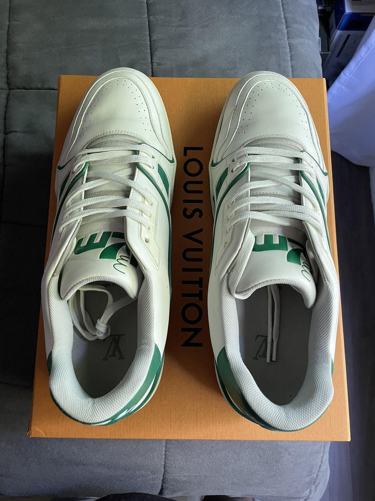 Louis Vuitton Louis Vuitton White Green Signature Trainer Sneaker Size US 11 / EU 44 - 6 Thumbnail