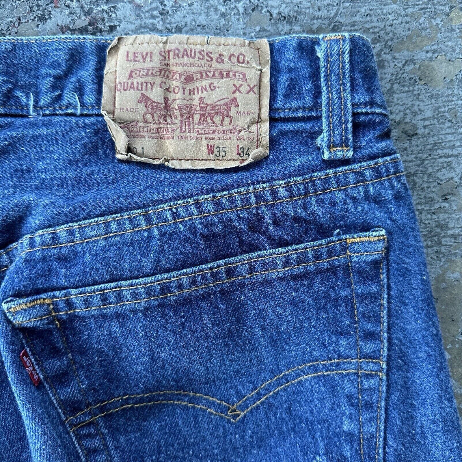 Levi's × Vintage Vintage 80s Levi’s 501 Faded Dark Wash Straight Denim Jeans Size US 35 - 8 Thumbnail