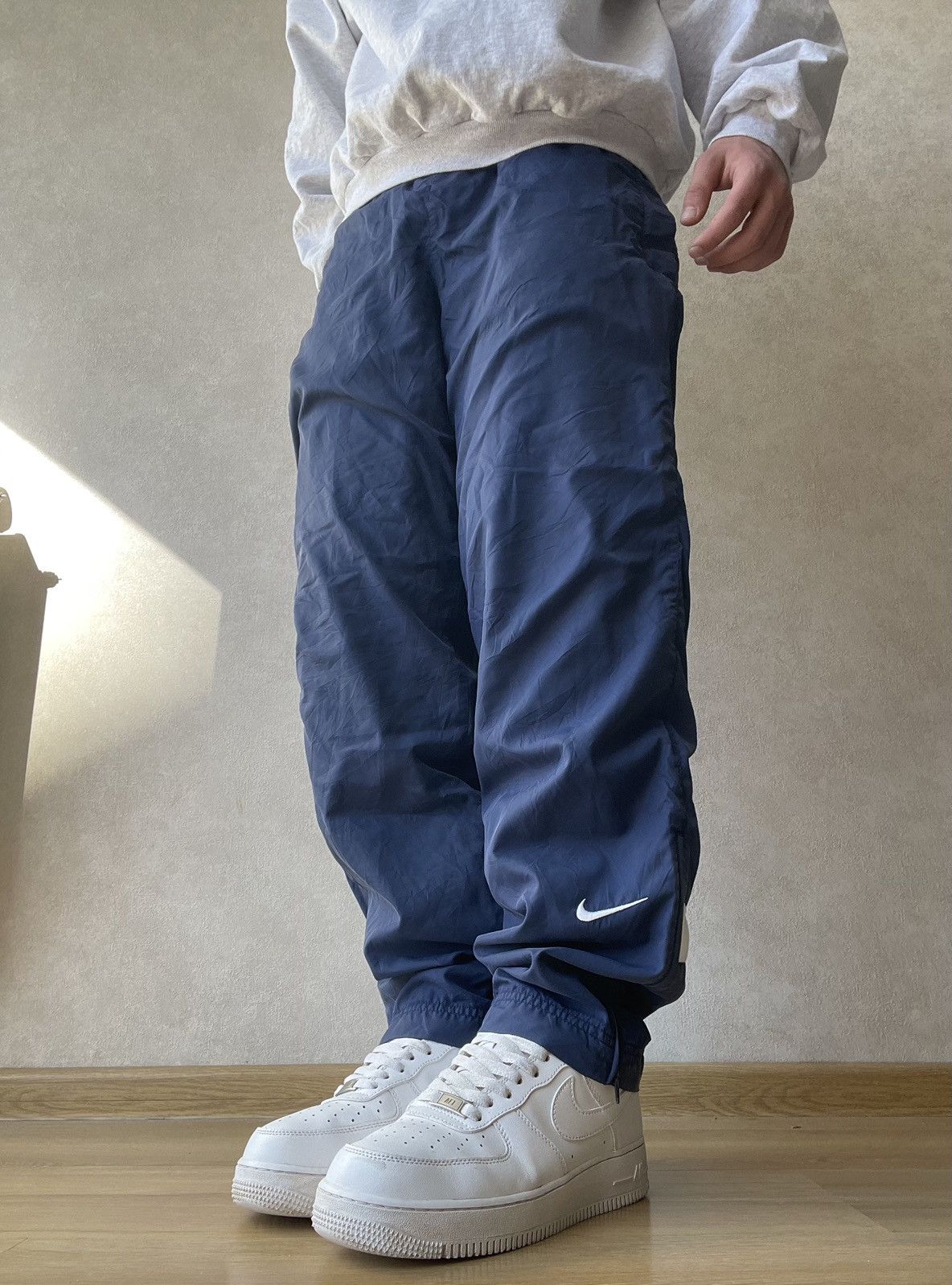 Nike Vintage Nike Swoosh Baggy Parachute Nylon Track Pants Size S Size US 30 / EU 46 - 1 Thumbnail