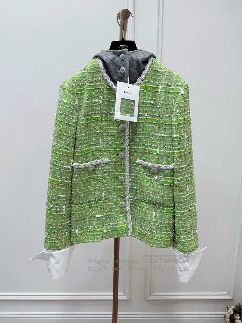 Chanel Chanel Holiday Series Popular Green Tweed Coat Size XS / US 0-2 / IT 36-38 - 1 Thumbnail