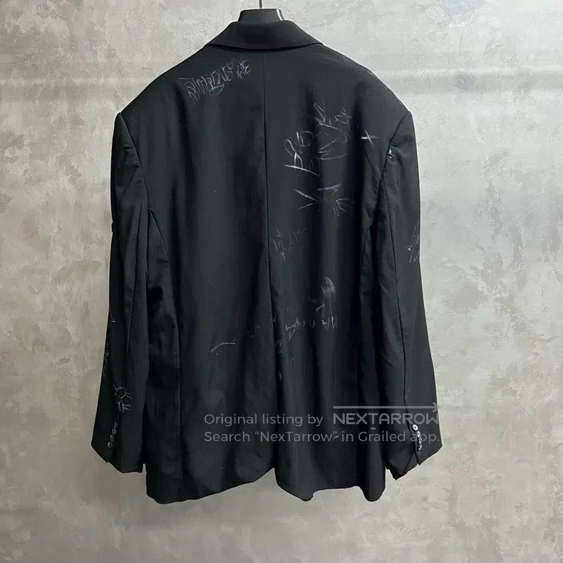 Balenciaga Balenciaga Black graffiti print single row snap button sui Size US M / EU 48-50 / 2 - 5 Thumbnail