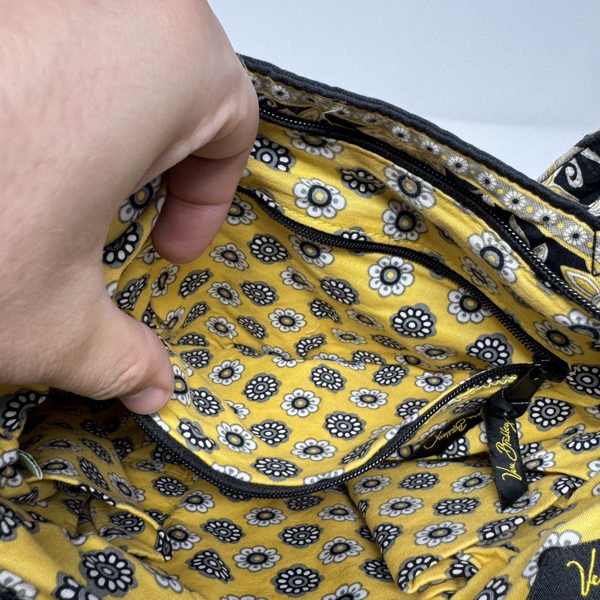 Vera Bradley VERA BRADLEY Yellow Bird Morgan Bucket Purse Zip Retired Size ONE SIZE - 13 Thumbnail