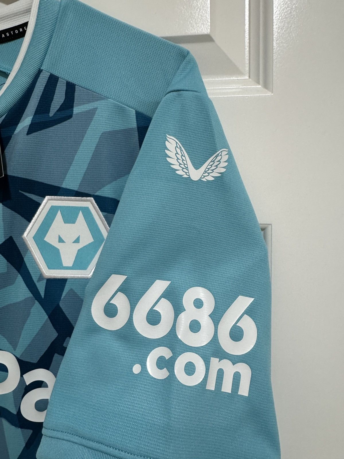 Castore Hwang hee Chan Third Kit Wolves Size L Size US L / EU 52-54 / 3 - 4 Thumbnail