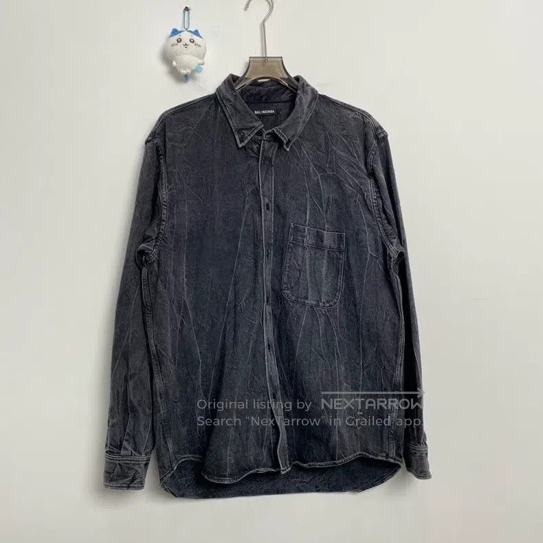 Balenciaga Balenciaga size 39 Distressed design back logo denim shirt Size US M / EU 48-50 / 2 - 1 Thumbnail