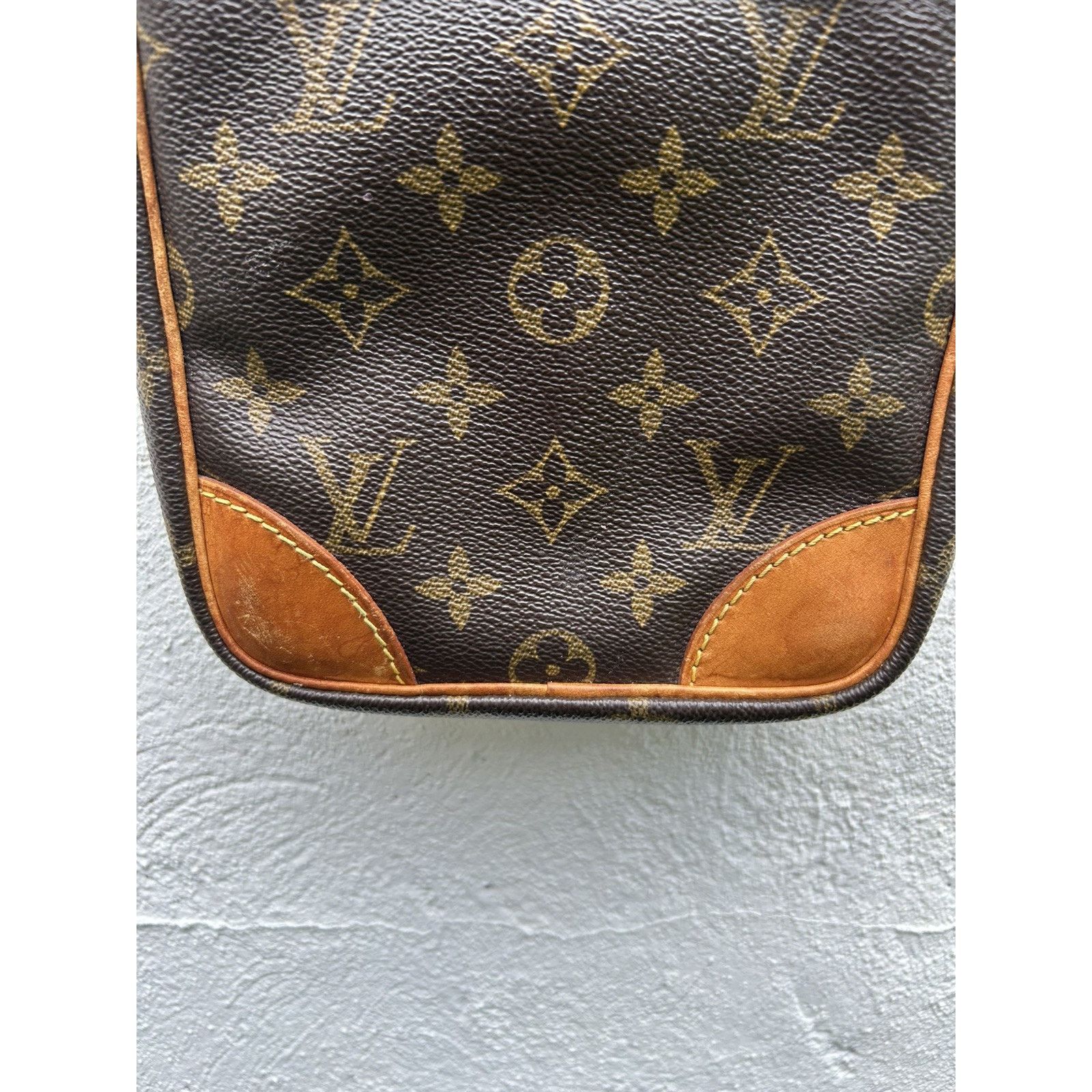 Louis Vuitton Authentic LOUIS VUITTON LV Monogram Leather DANUBE Crossbody Size ONE SIZE - 3 Thumbnail