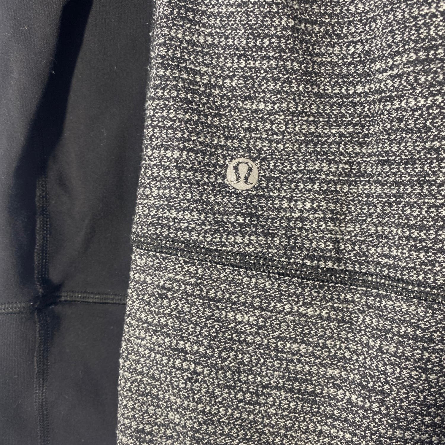 Lululemon Lululemon Yoga Jacket Coco Pique Black Gray women sz 4 Size S / US 4 / IT 40 - 4 Thumbnail