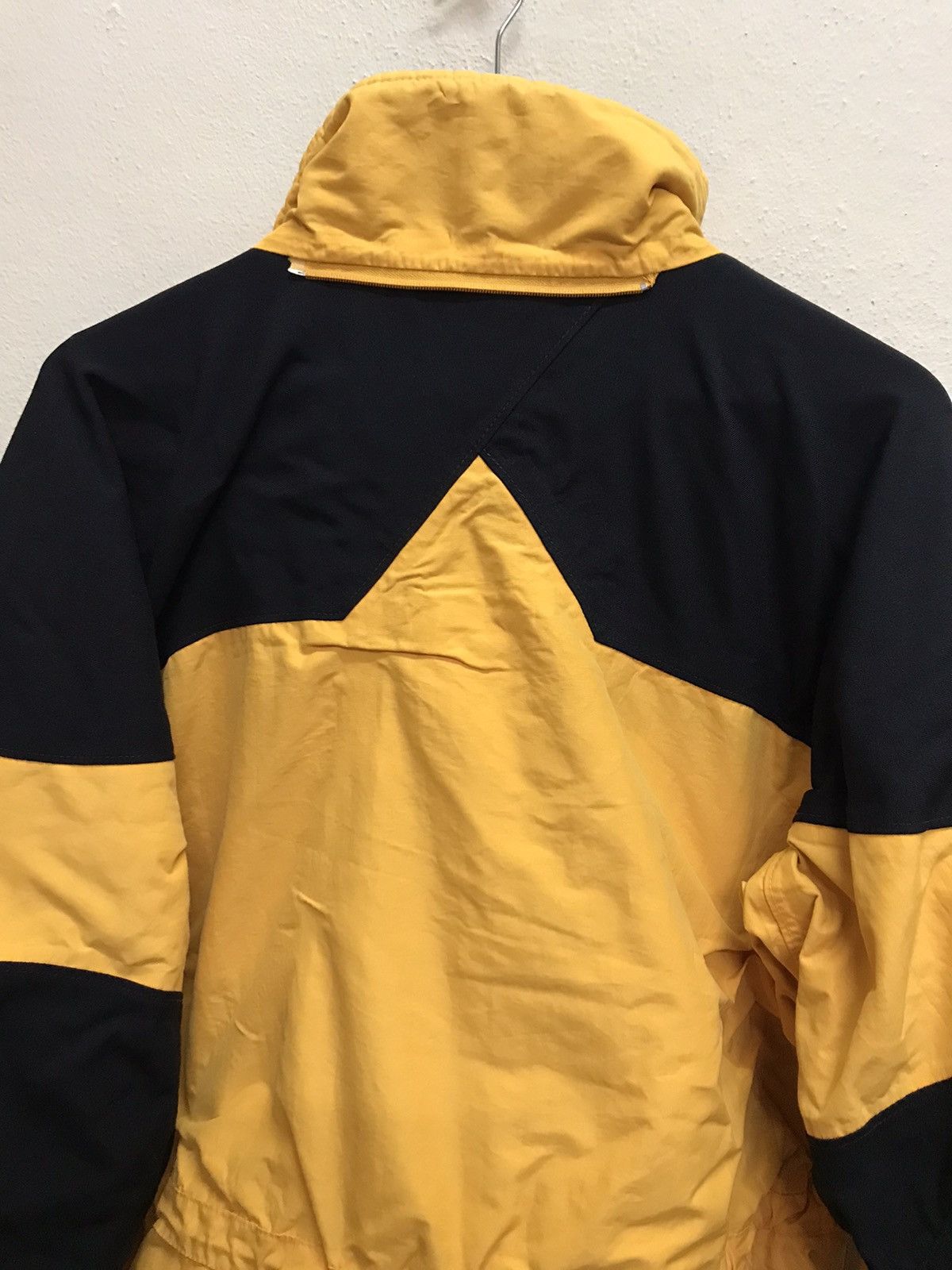 Columbia Women’s Vintage Columbia Titanium Omnitech Waterproof Jacket Size L / US 10 / IT 46 - 22 Thumbnail