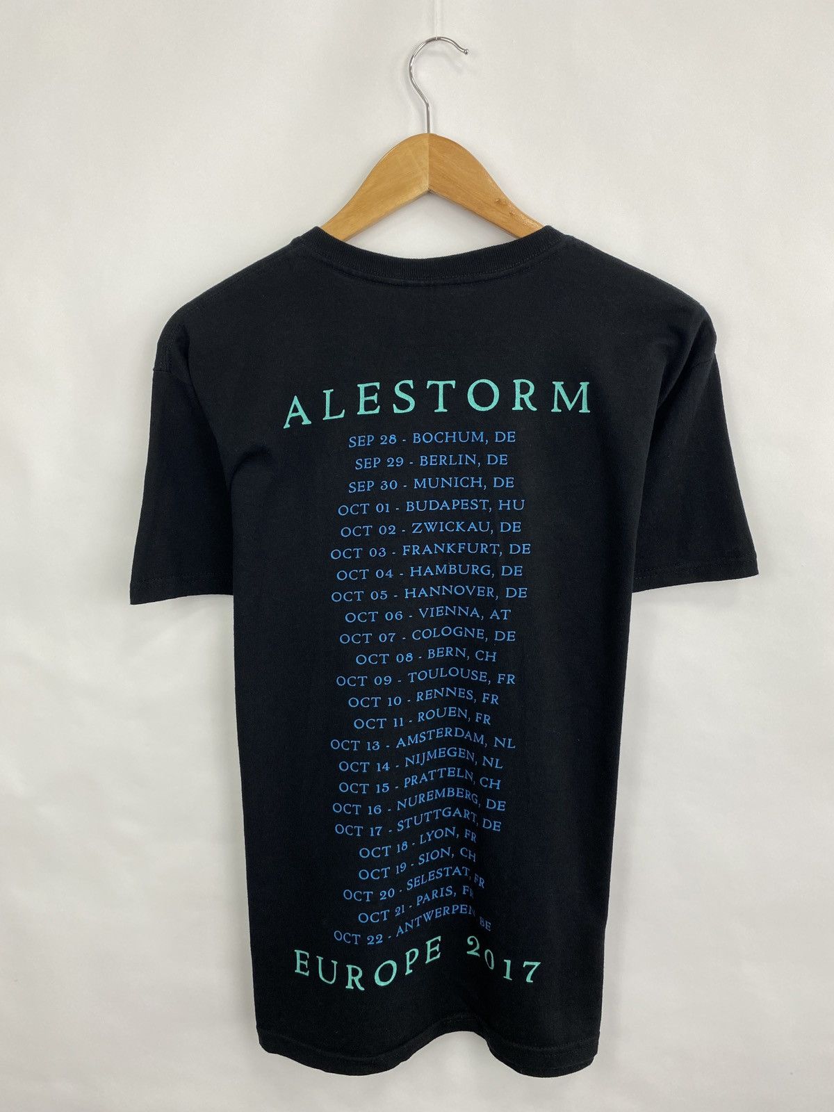 Band Tees Vintage Alestorm rock band 2017 Graphic T Shirt Y2K Size US M / EU 48-50 / 2 - 6 Thumbnail