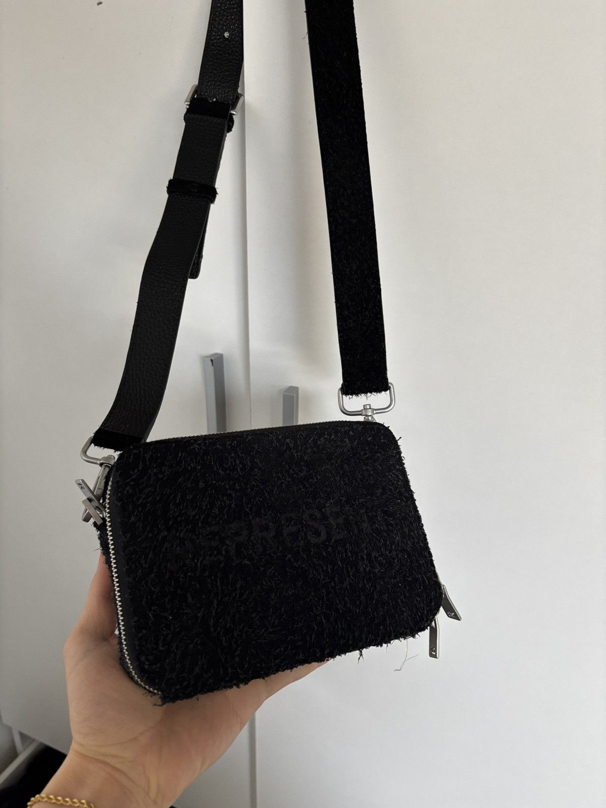 Designer × Represent Clo. REPRESENT HAIRY SUEDE CAMERA BAG Size ONE SIZE - 1 Thumbnail