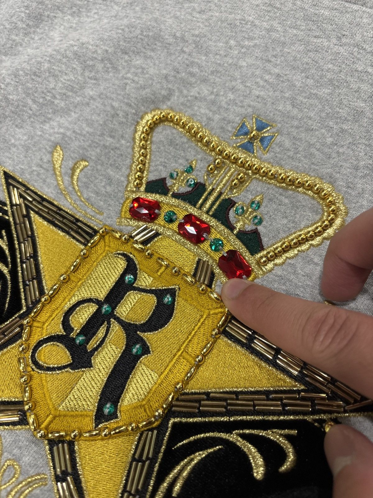 Supreme BRAND NEW Supreme Crest Zip Up Hoodie Size XL Size US XL / EU 56 / 4 - 4 Thumbnail