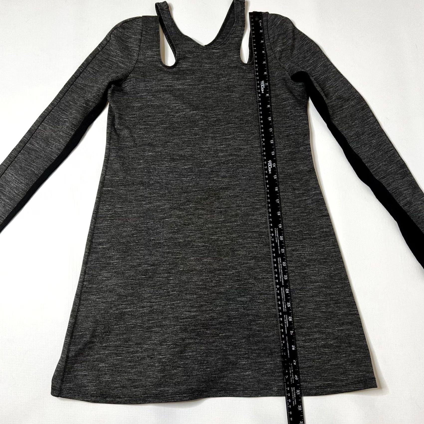 Vintage Maggie Ward Gray Mini Dress Size Medium Shoulder Cutout Fit and Flare Dress Size M / US 6-8 / IT 42-44 - 4 Thumbnail