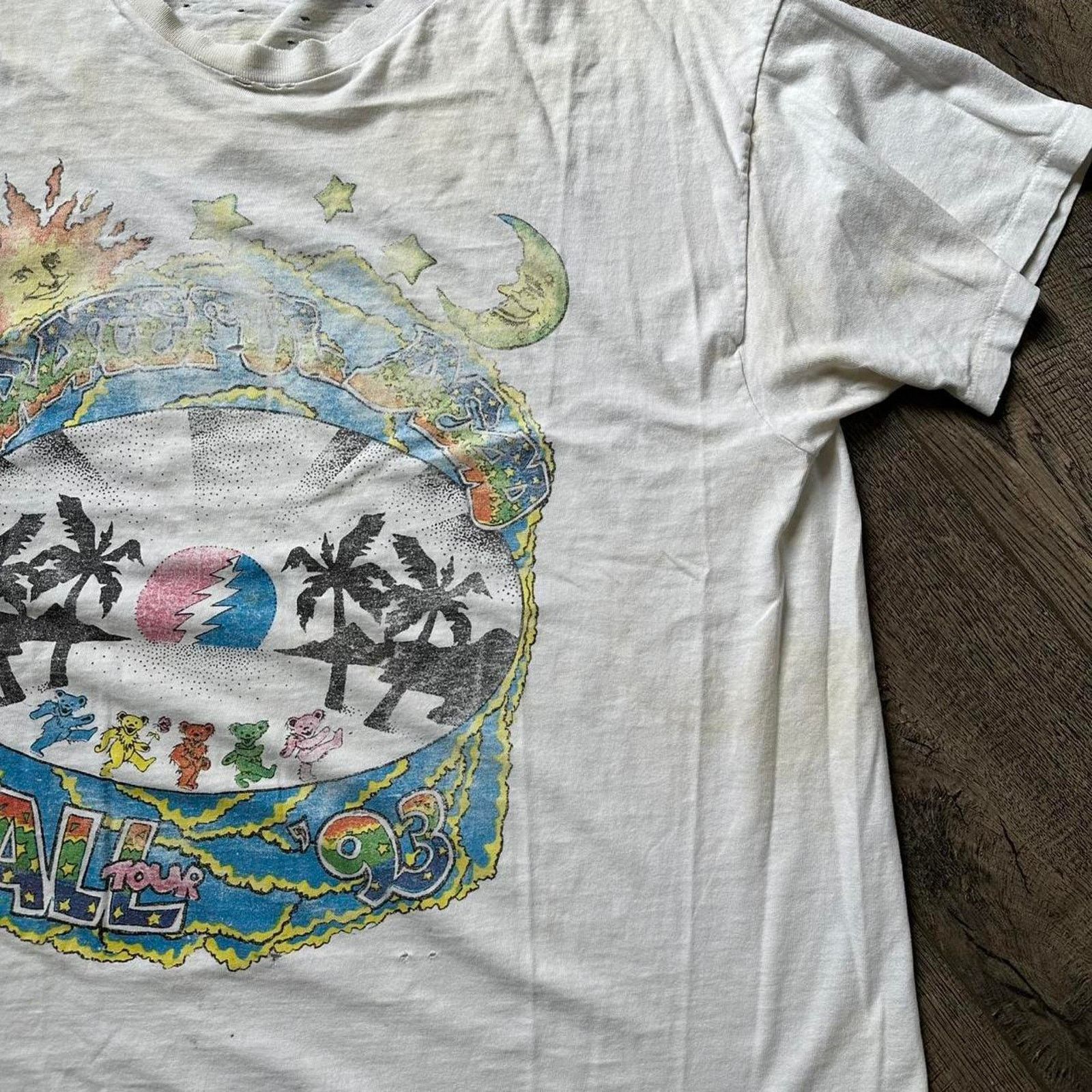 Vintage Vintage 90s Fall Tour Grateful Dead Thrashed White Band Tee Size US XL / EU 56 / 4 - 6 Thumbnail