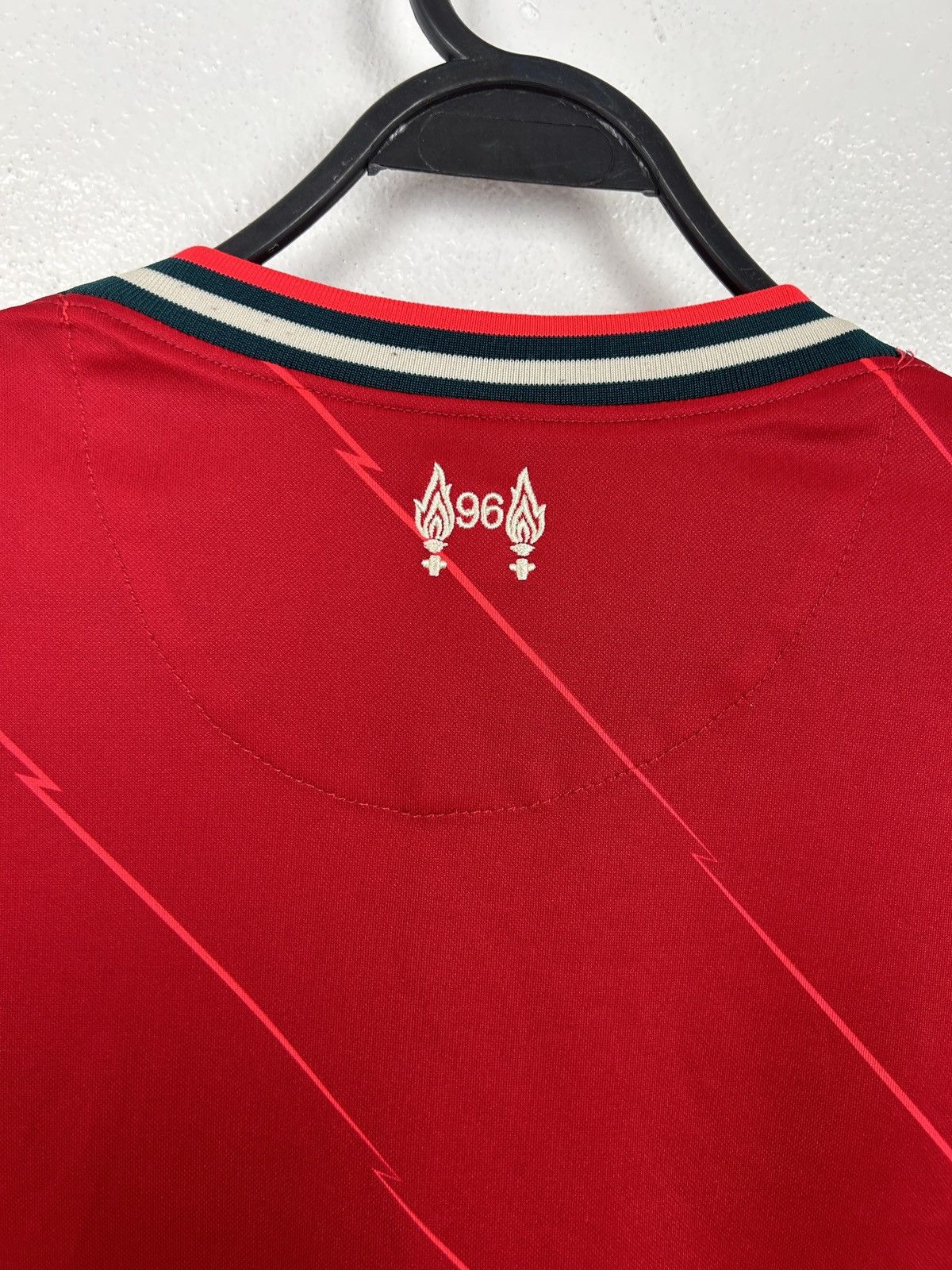 Nike Nike x Liverpool FC 2021/22 Home Kit Soccer Jersey Size US S / EU 44-46 / 1 - 7 Thumbnail