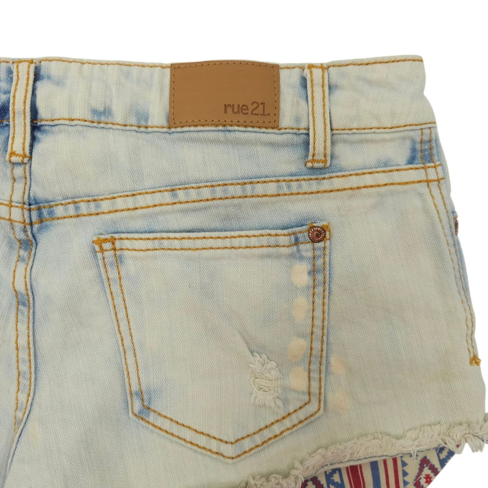 rue21 rue21 Denim Cutoff Shorts 7/8 Light Wash Distressed Aztec Bo Size 32" / US 10 / IT 46 - 16 Thumbnail