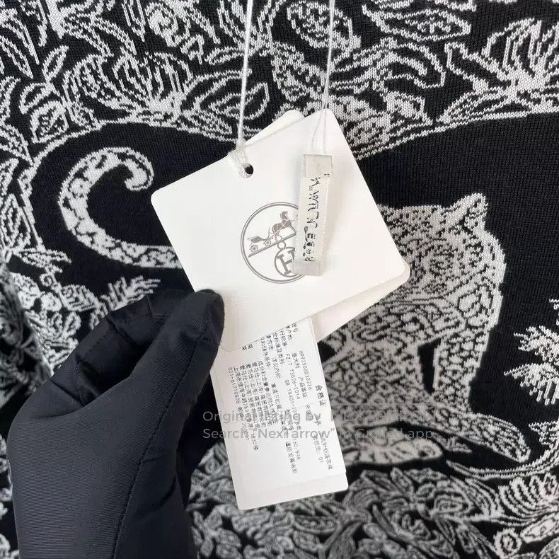Hermes Hermes Black and White Leopard Print Cashmere Long Sleeve Size XS / US 0-2 / IT 36-38 - 5 Thumbnail