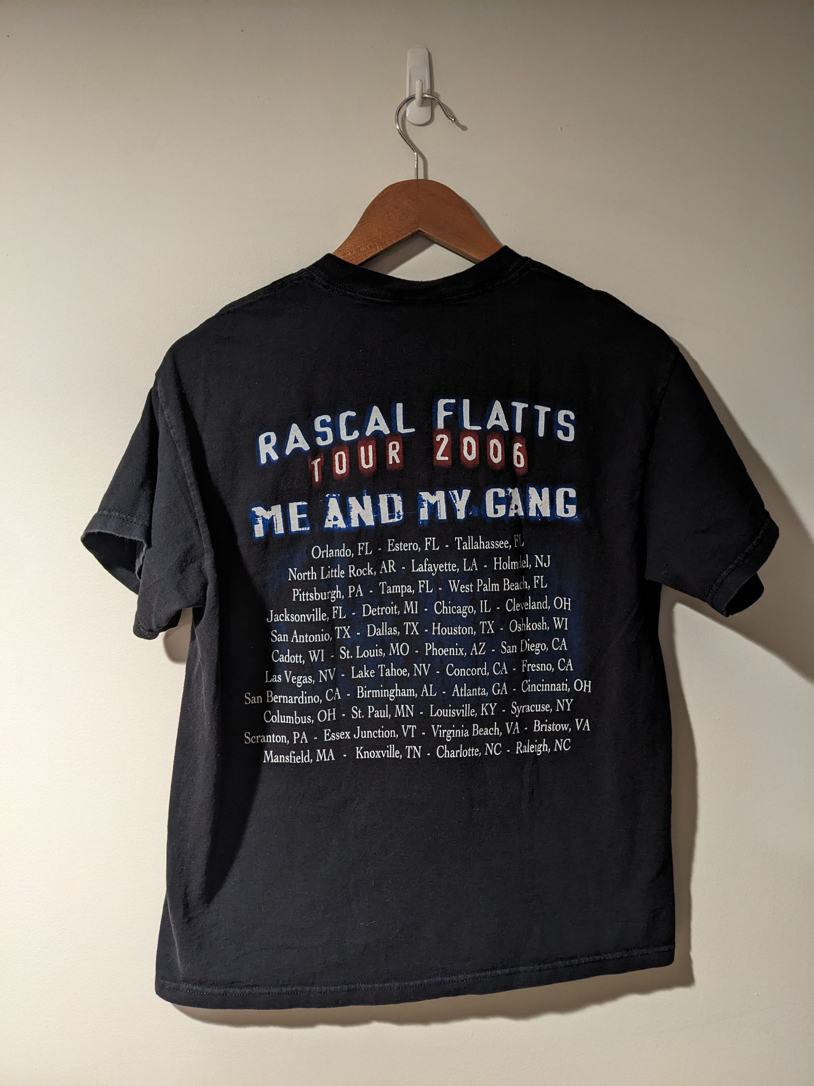Band Tees × Vintage Vintage 2006 Rascal Flatts Tour Me and My Gang Music T-Shirt Size US M / EU 48-50 / 2 - 4 Thumbnail