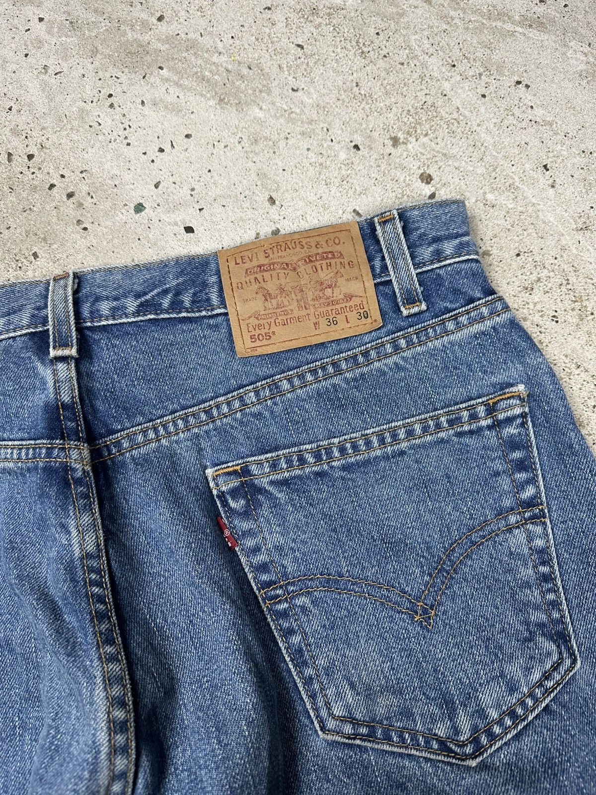 Levi's × Vintage Vintage 2002 Levi’s 505 Denim Pants Jeans Mexico Size US 36 / EU 52 - 15 Thumbnail