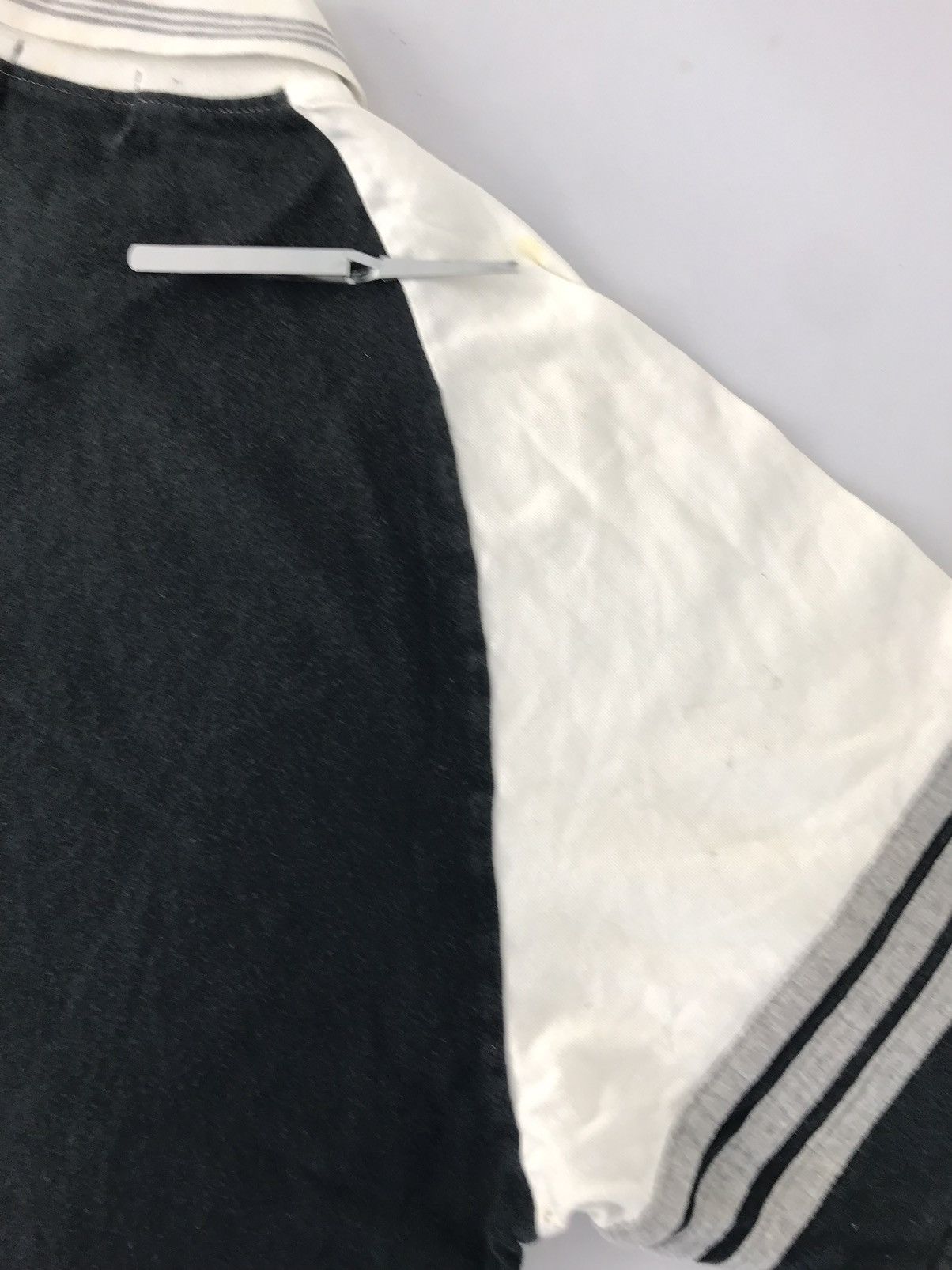 Adidas 90s Adidas Sportswear V Neck Striped Ringer Printed Tee Size US M / EU 48-50 / 2 - 12 Thumbnail