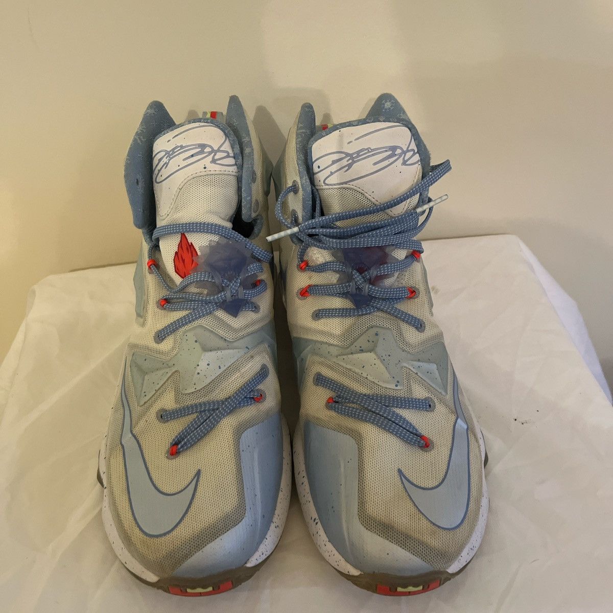 Nike Nike Lebron James Retro 13 2015 Christmas Edition Sneakers Size US 11 / EU 44 - 2 Thumbnail