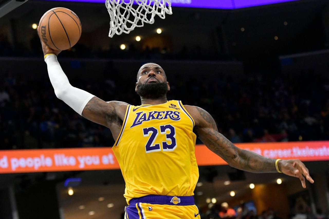 NBA 2020 LOS ANGELES LAKERS #23 JAMES LEBRON BASKETBALL JERSEY S Size US S / EU 44-46 / 1 - 2 Thumbnail