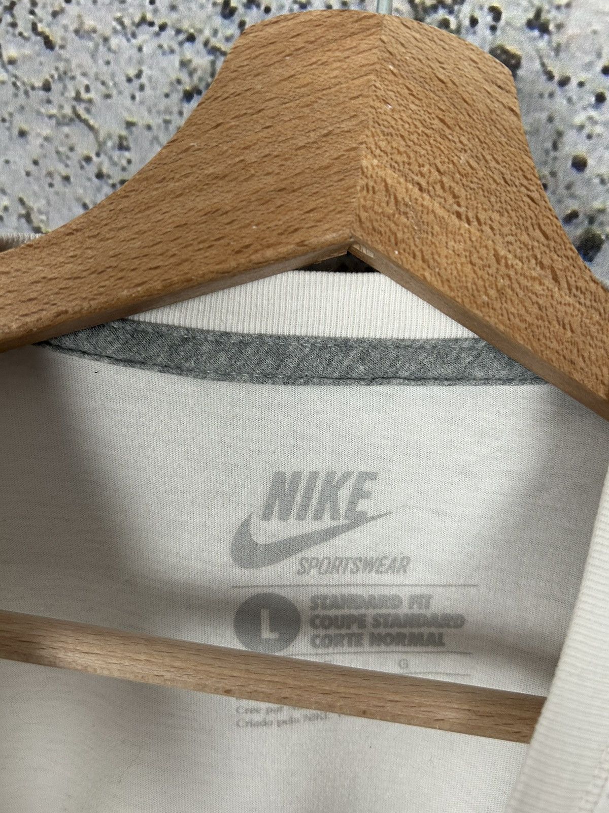 Nike Vintage Nike Running Graphic Tee Sportswear Swoosh Retro Size US L / EU 52-54 / 3 - 6 Thumbnail