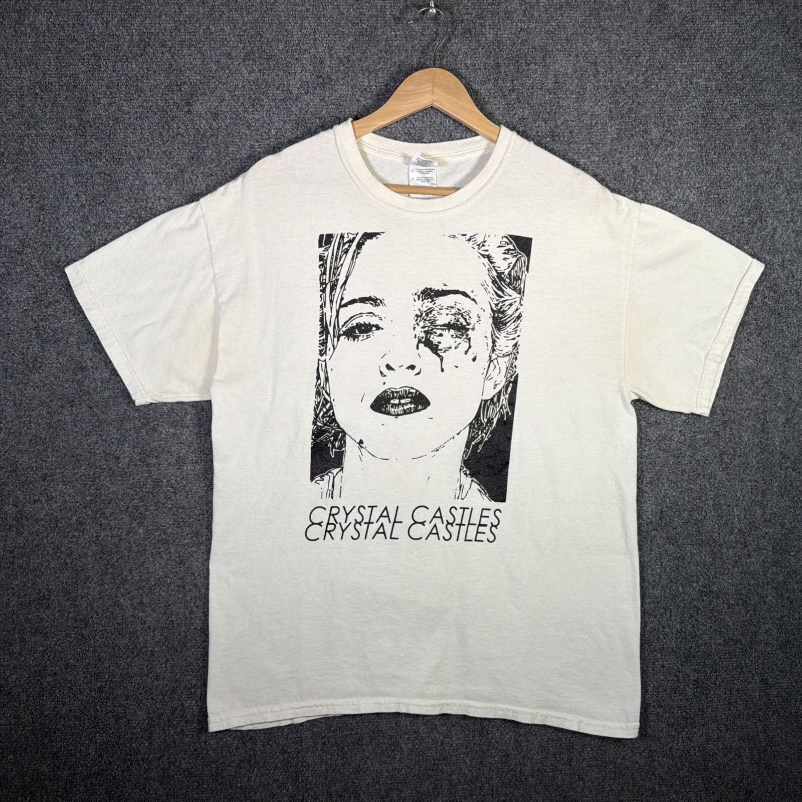 Band Tees × Streetwear × Vintage Crystal Castles Madonna Potrait
