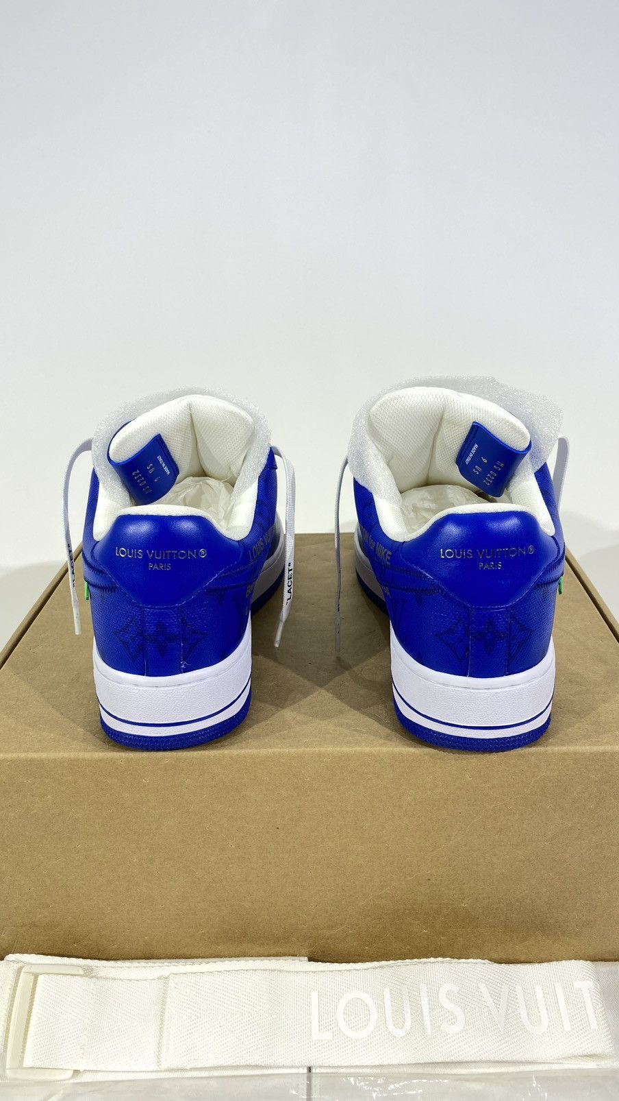 Louis Vuitton Louis Vuitton X Nike Off White 9 Blue Air Force 1 Size US 9 / EU 42 - 3 Thumbnail