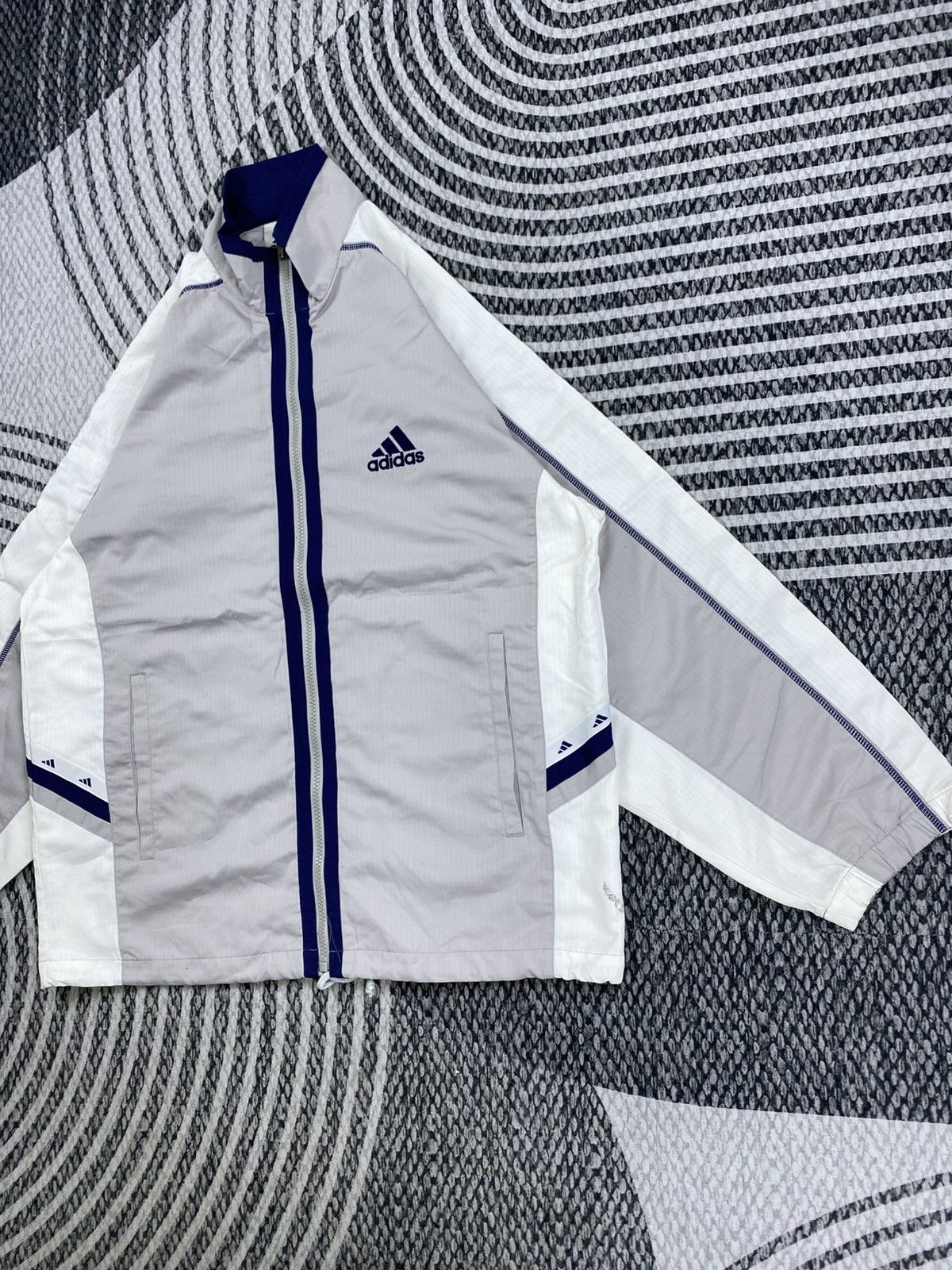 Adidas Vintage 90s Adidas Striped Light Grey Zipper Jacket Size US L / EU 52-54 / 3 - 4 Thumbnail