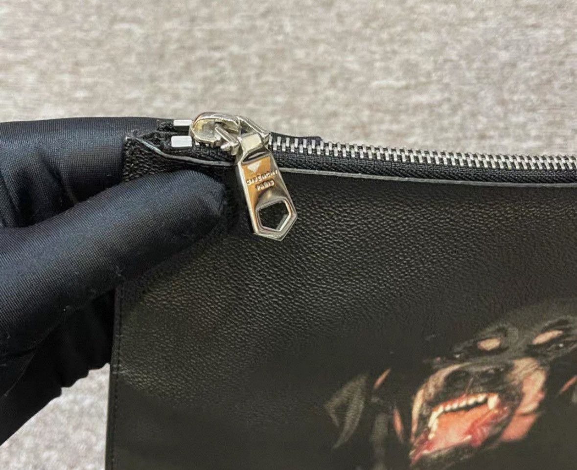 Givenchy Givenchy Dog Head Envelope Bag Size ONE SIZE - 3 Thumbnail