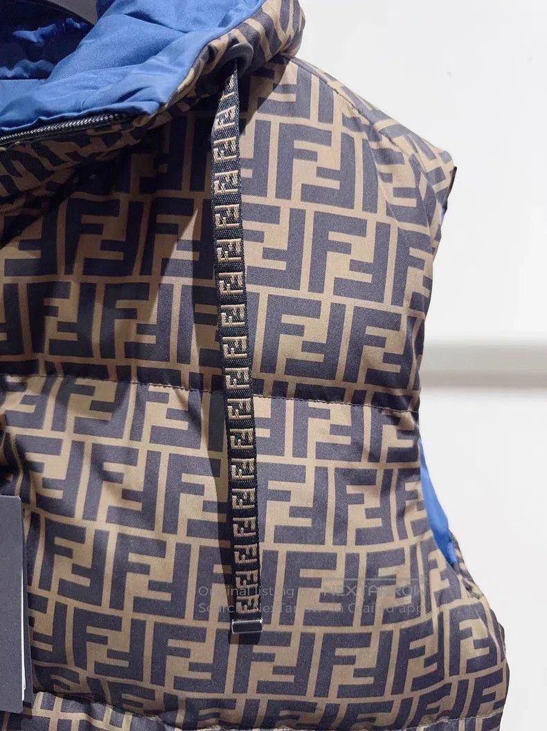 Fendi Fendi Logo Print Puffer Vest Size M / US 6-8 / IT 42-44 - 2 Thumbnail