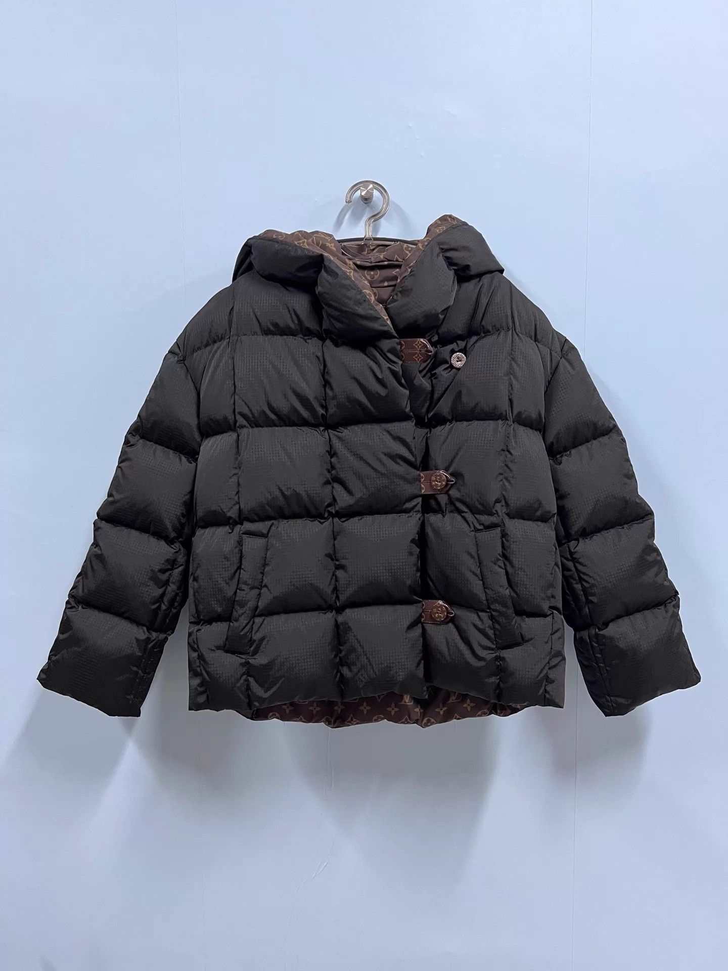Louis Vuitton LV Monogram Capsule Down Jacket Size 36 NWT Size XS / US 0-2 / IT 36-38 - 2 Thumbnail