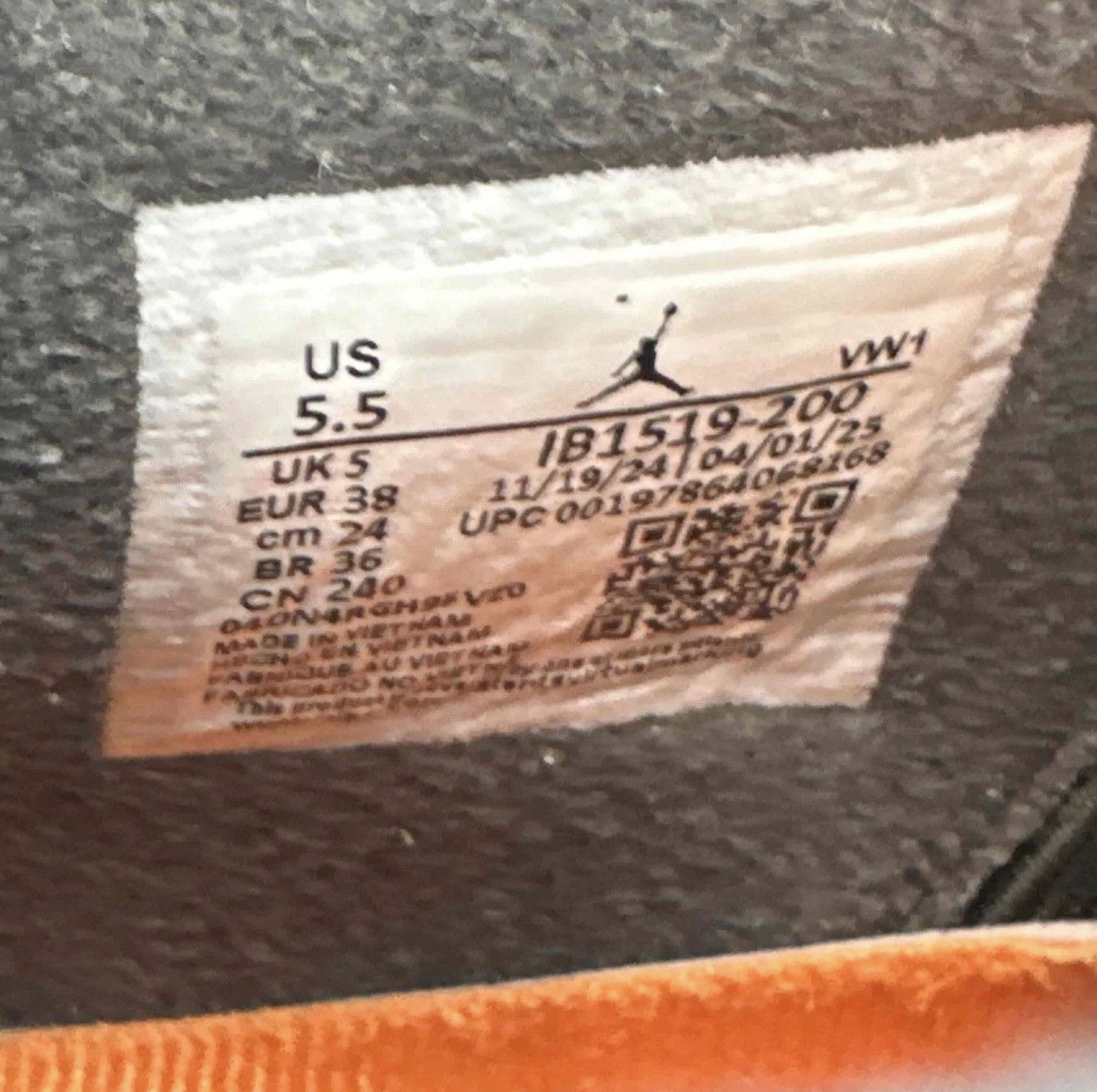 Jordan Brand × Undefeated Jordan 4 Retro OG SP Undefeated Size US 5.5 / EU 38 - 7 Thumbnail