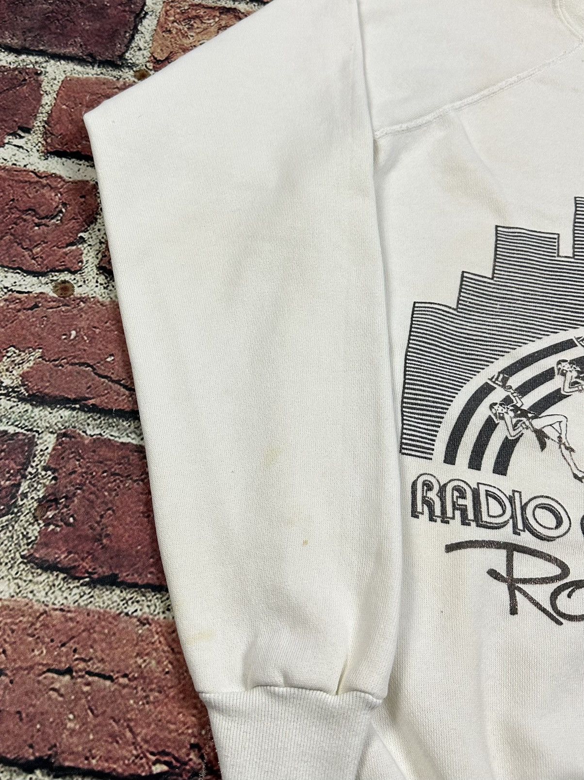 Vintage Vintage 80s RADIO CITY MUSIC HALL ROCKETTES Sweatshirt NYC Size US L / EU 52-54 / 3 - 9 Thumbnail