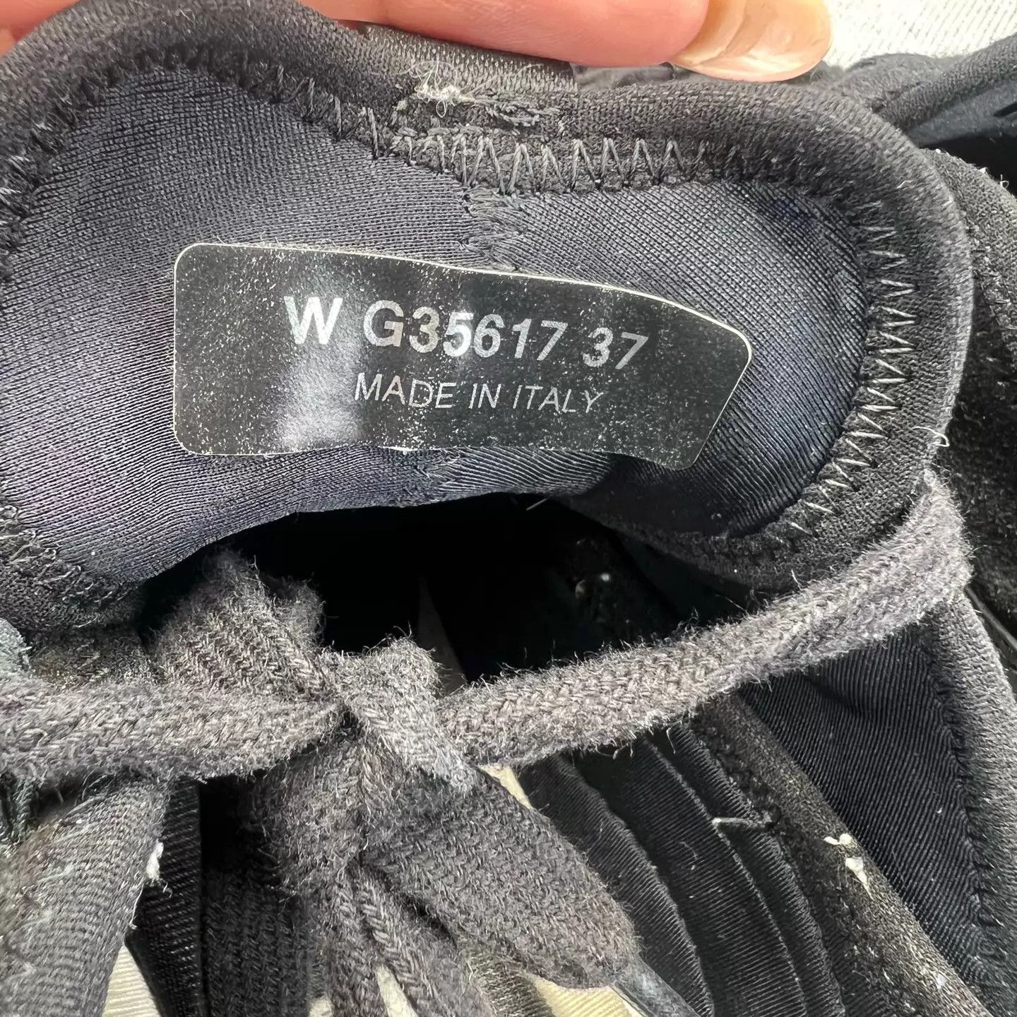 Chanel Chanel Wmns Black Gold Sneakers 37 Size US 6.5 / IT 36.5 - 6 Thumbnail
