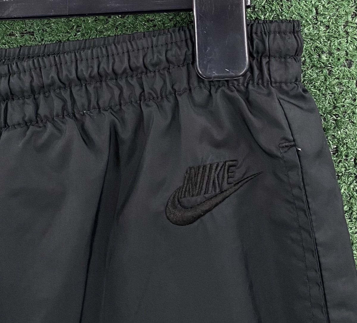 Nike Vintage 90’s Nike Spellout Swoosh Black Windbreaker Pants Size US 34 / EU 50 - 2 Thumbnail