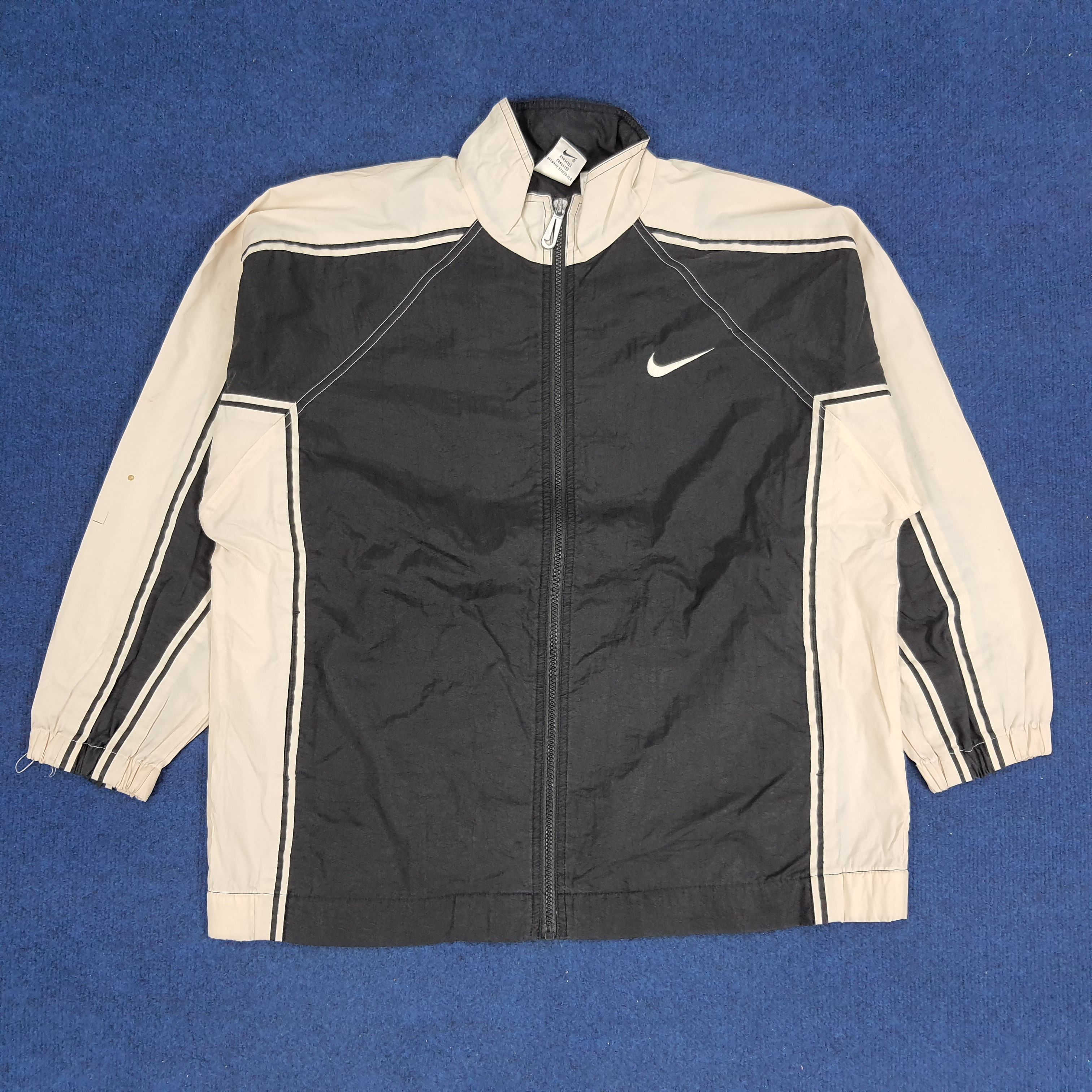 Nike × Vintage Vintage Nike Sportswear Outdoor Jacket Size US L / EU 52-54 / 3 - 1 Thumbnail