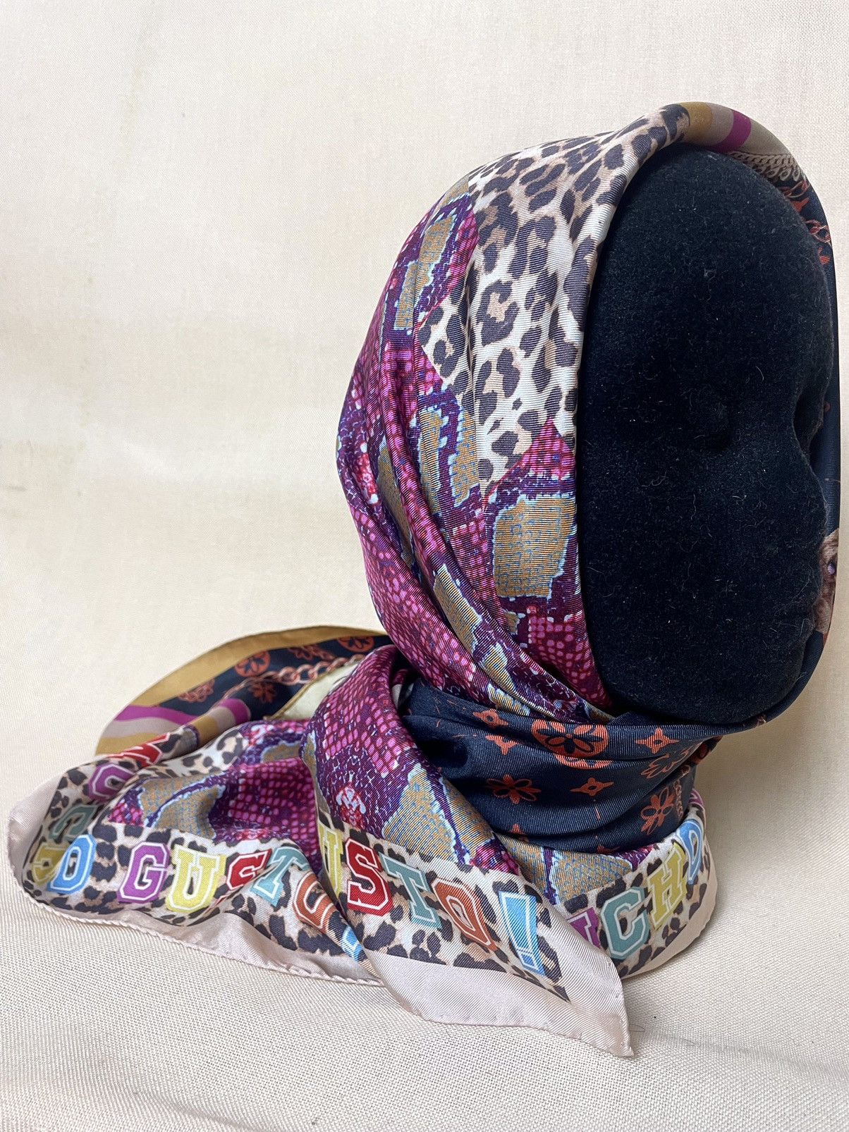 Vintage Mucho Gusto multicolour dog snakes leopard print silk scarf Size ONE SIZE - 13 Thumbnail