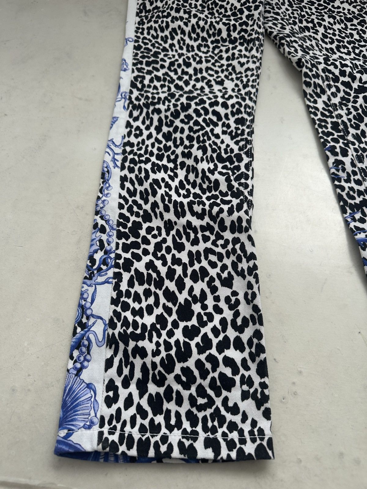 Versace Gianni Versace AOP jeans Aqua coral and leopard print Size 28" / US 6 / IT 42 - 11 Thumbnail