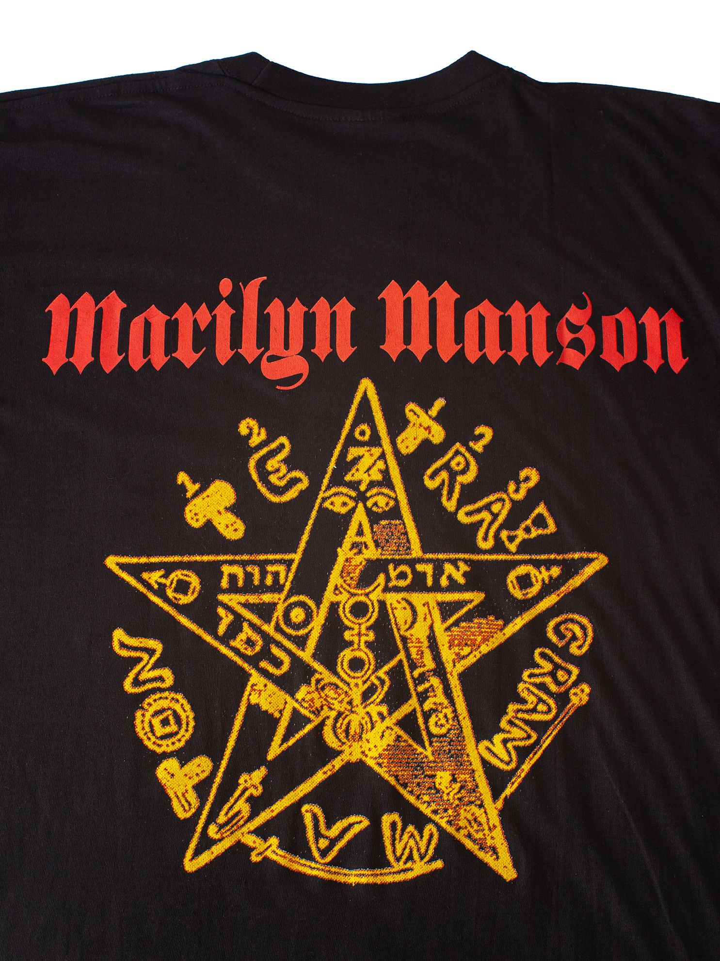 Band Tees Vintage Y2K / 2001 Marilyn Manson "Golden Mask" T-Shirt Size US XL / EU 56 / 4 - 6 Thumbnail